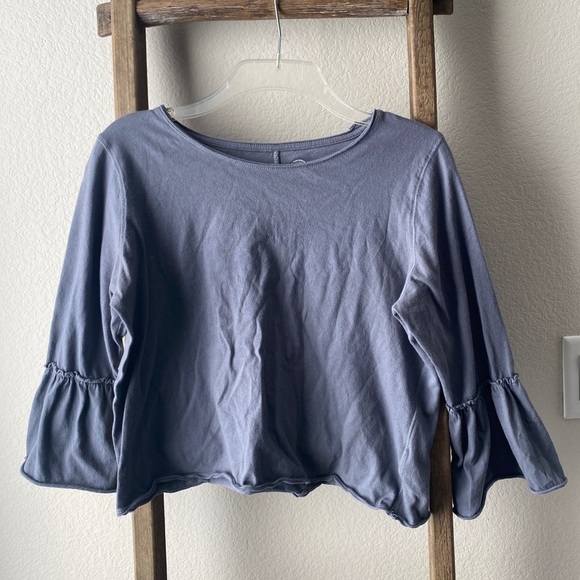 SO Tops - SO - Grey top with flowy sleeves